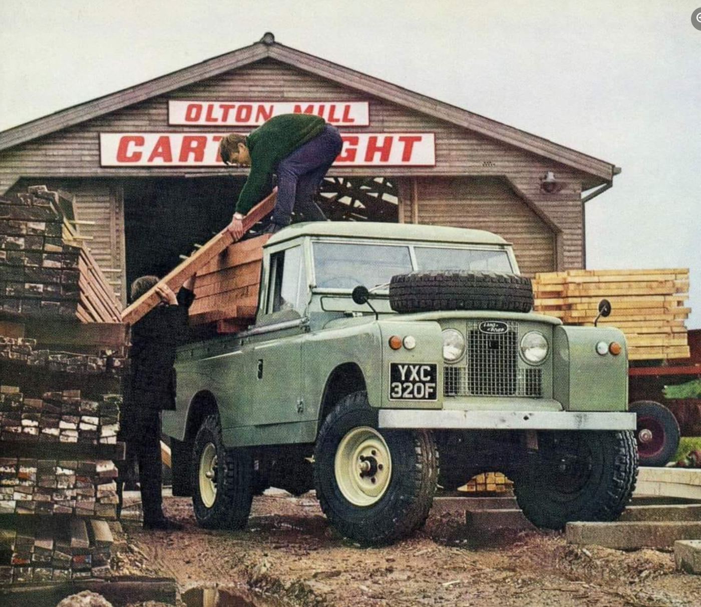 The Big-Wheeled Land Rover Story — fotografia